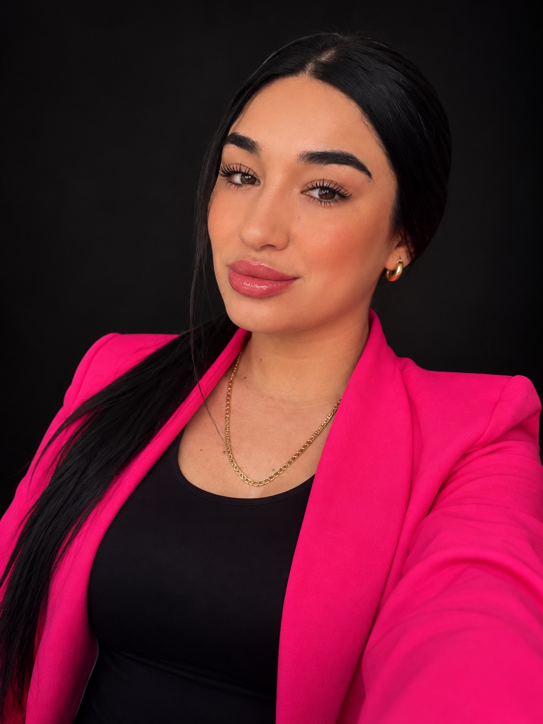 Retrato de Daniela Flores, fundadora de DF LEGAL